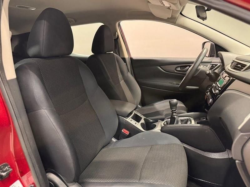 Begagnad Nissan Qashqai 116 HK (85 kW) 2015 Röd SUV