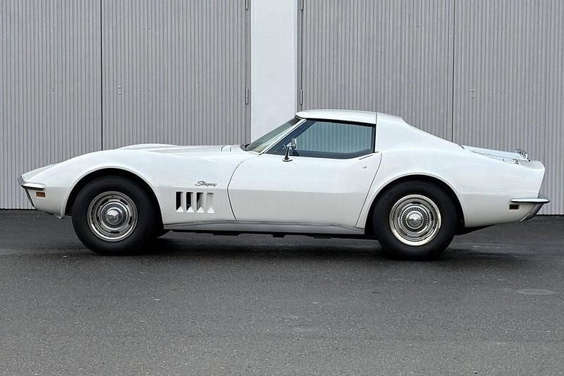 Begagnad Chevrolet Corvette Stingray 218 HK (160 kW) 1969 Vit Sportkupé