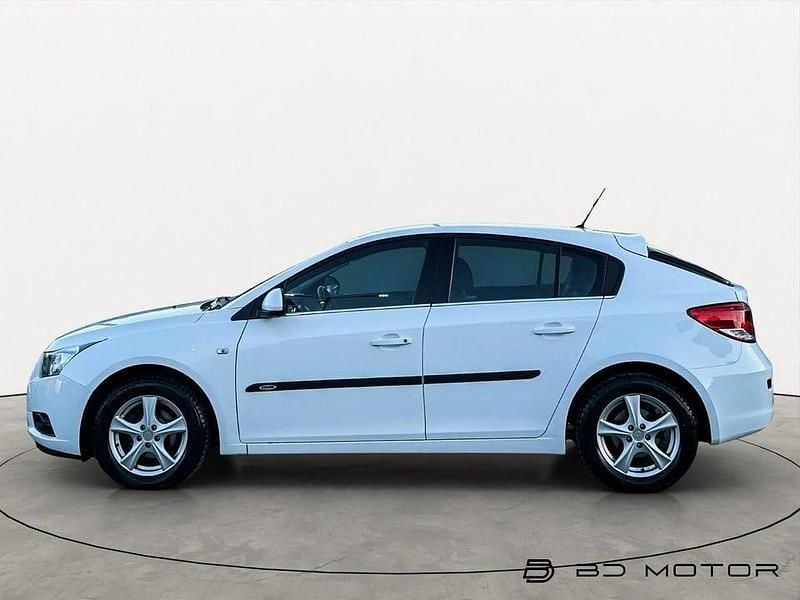 Begagnad Chevrolet Cruze 141 HK (103 kW) 2012 Vit Halvkombi