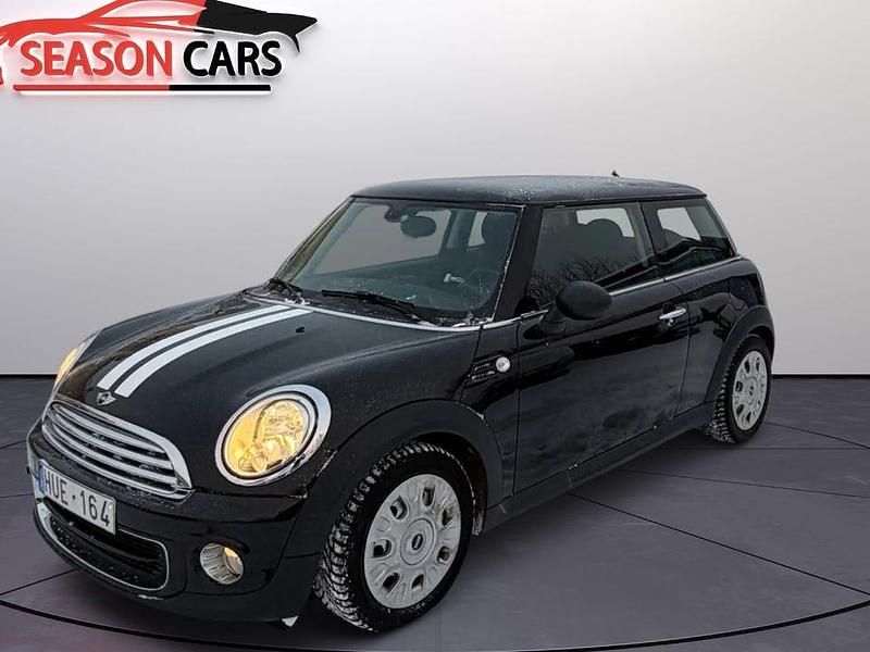 Svart Begagnad 2013 Mini ONE Halvkombi | 69 900 kr (Marknadspris) - Bild 1/3
