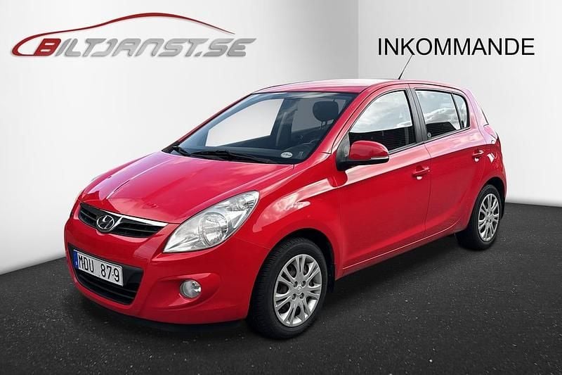 Röd Begagnad 2011 Hyundai i20 Halvkombi | 32 900 kr (Superpris) - Bild 1/4