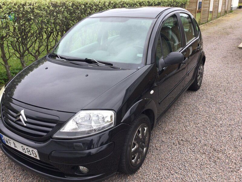 Svart Begagnad 2005 Citroën C3 Halvkombi | 17 500 kr (Marknadspris) - Bild 1/4