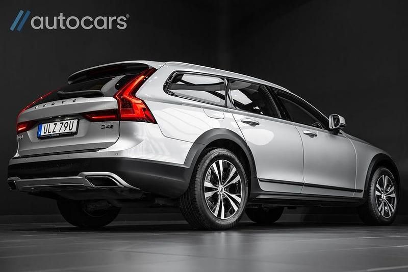 Begagnad Volvo V90 CC 190 HK (139 kW) 2020 Silver Kombi