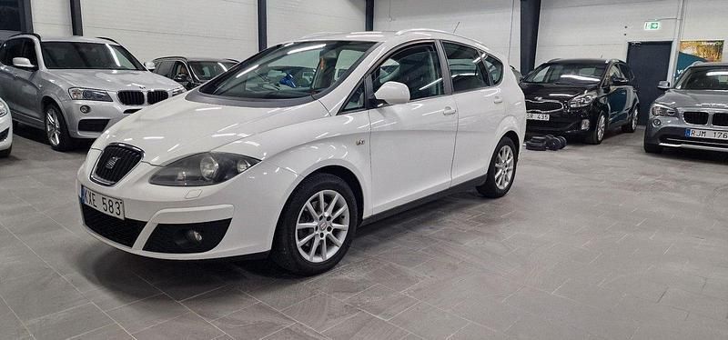 Vit Begagnad 2011 Seat Altea XL Minibuss | 32 900 kr (Marknadspris) - Bild 1/2