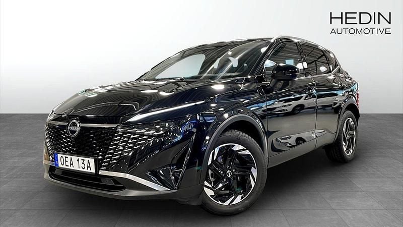 Svart (black) Begagnad 2024 Nissan Qashqai 360º SUV | 309 900 kr (Marknadspris) - Bild 1/4