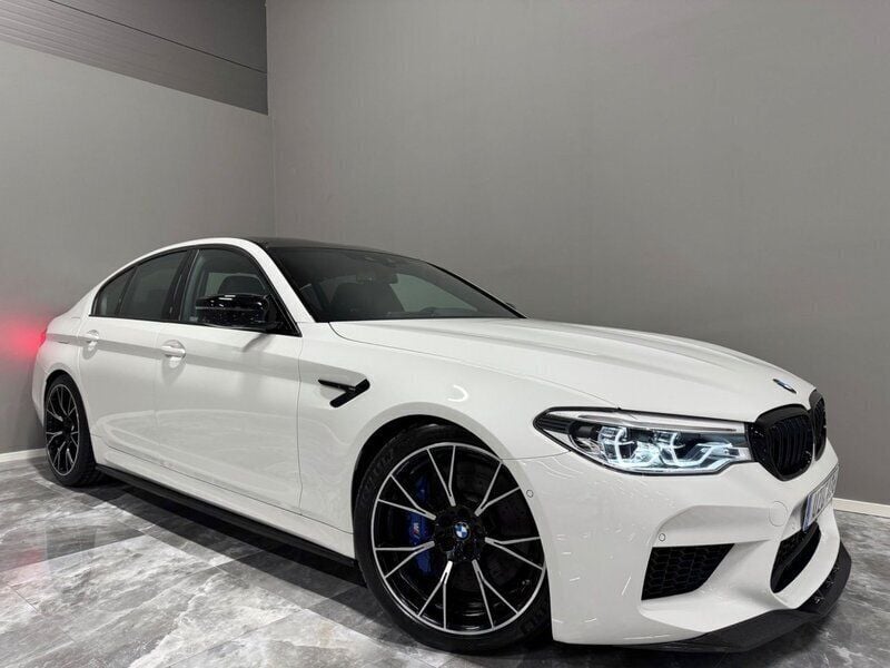 Vit Begagnad 2018 BMW M5 Competition Edition Sedan | 899 900 kr (Lite dyr) - Bild 1/4