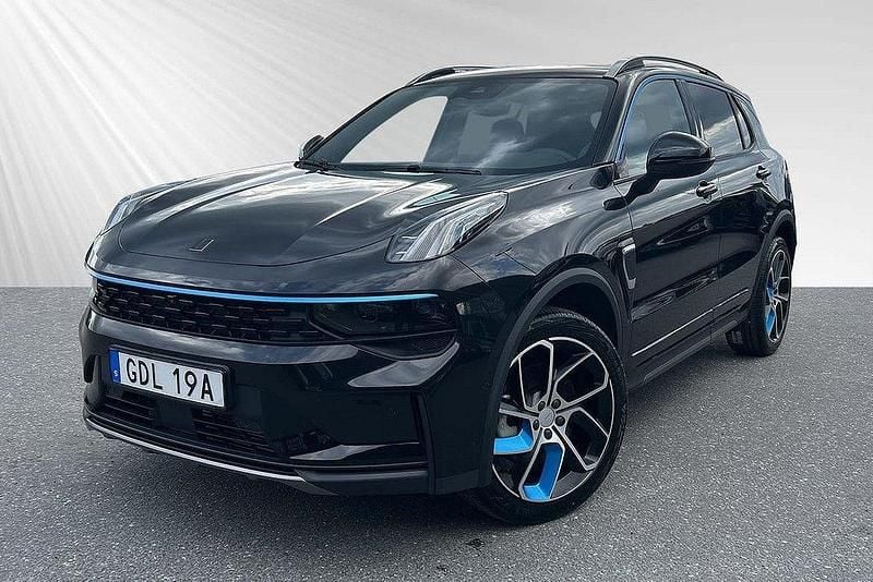 Svart Begagnad 2023 Lynk & Co 01 SUV | 319 900 kr (Marknadspris) - Bild 1/4