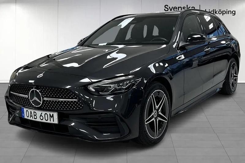 Grå Begagnad 2022 Mercedes C300e AMG line Kombi | 439 900 kr (Lite dyr) - Bild 1/4