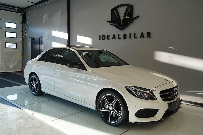 Vit Begagnad 2016 Mercedes C400 AMG Sedan | 284 900 kr - Bild 1/4