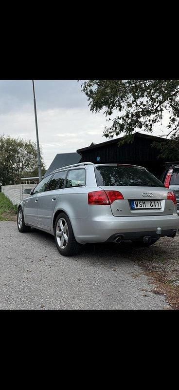 Silver Begagnad 2005 Audi A4 Comfort Kombi | 34 000 kr (Marknadspris) - Bild 1/4