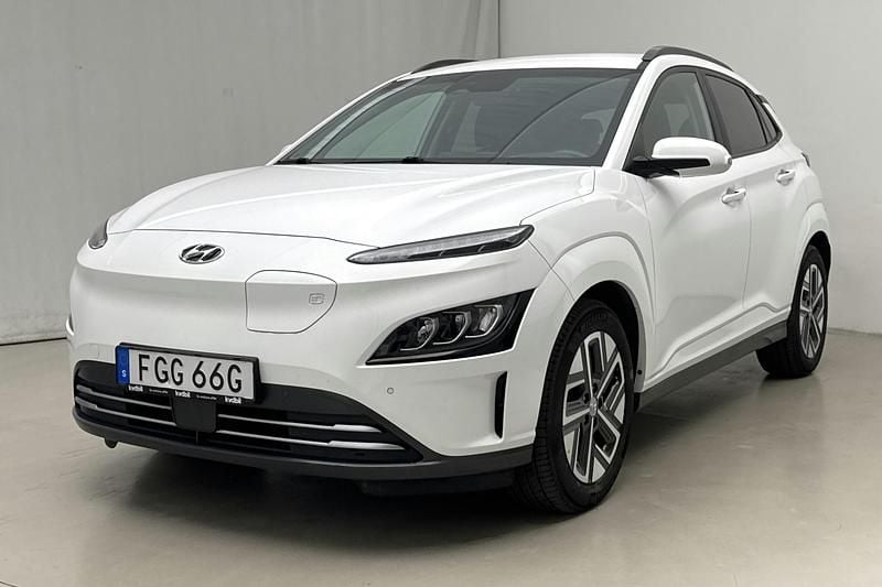 Vit Begagnad 2021 Hyundai Kona Advanced SUV | 215 000 kr (Bra pris) - Bild 1/4