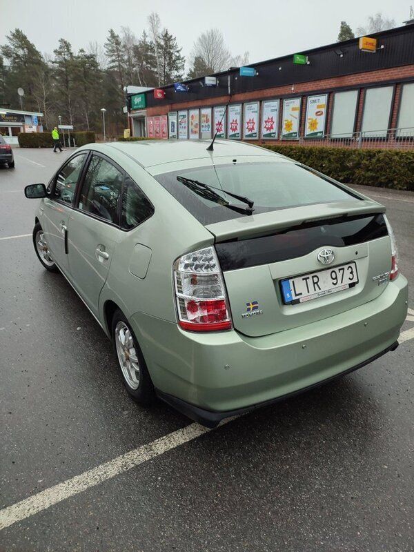 Grön Begagnad 2007 Toyota Prius Halvkombi | 55 000 kr (Marknadspris) - Bild 1/4