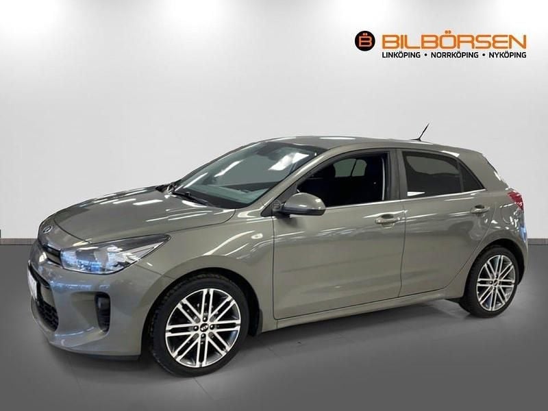 Begagnad Kia Rio Launch Edition 84 HK (61 kW) 2017 Sand track Halvkombi