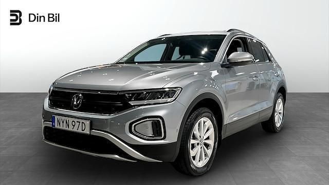 Silver Begagnad 2024 VW T-Roc Life SUV | 299 900 kr (Marknadspris) - Bild 1/4