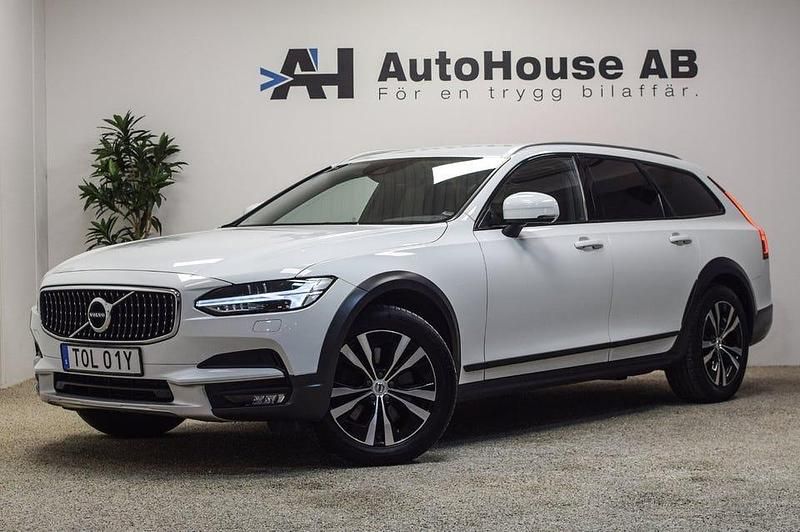 Vit Begagnad 2020 Volvo V90 CC Kombi | 289 000 kr (Bra pris) - Bild 1/4