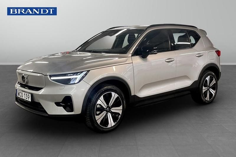 Silver Begagnad 2023 Volvo XC40 Single Motor SUV | 359 900 kr (Marknadspris) - Bild 1/4