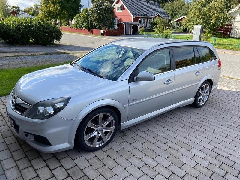 Grå Begagnad 2007 Opel Vectra Kombi | 15 000 kr (Superpris) - Bild 1/4