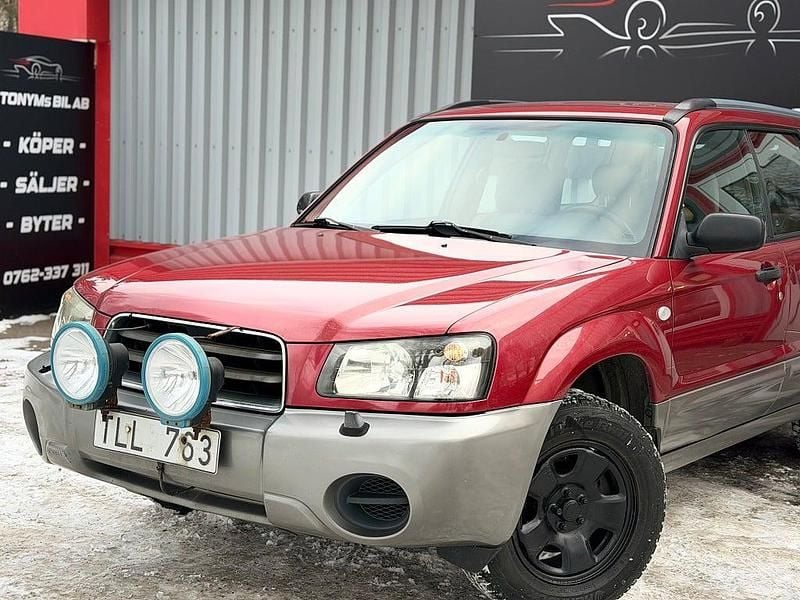 Begagnad Subaru Forester 125 HK (91 kW) 2003 Röd SUV