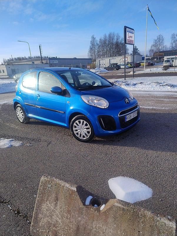 Blå Begagnad 2012 Citroën C1 Halvkombi | 44 900 kr (Dyr) - Bild 1/2