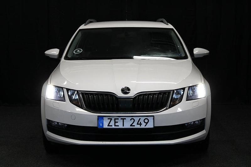 Begagnad Skoda Octavia 116 HK (85 kW) 2018 Vit Kombi