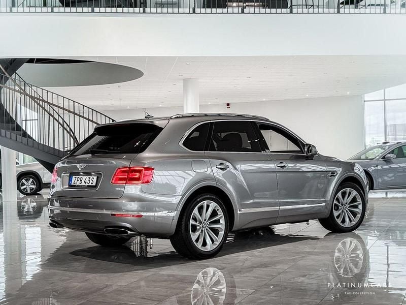 Begagnad Bentley Bentayga 608 HK (447 kW) 2017 Silver SUV