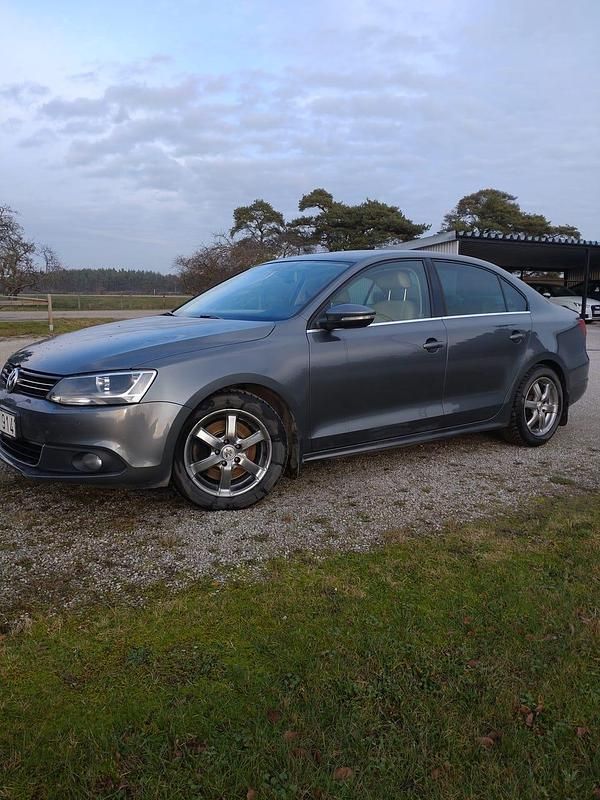 Begagnad 2011 VW Jetta Sedan | 80 000 kr - Bild 1/4
