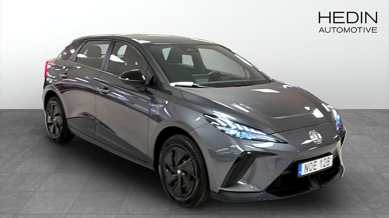 Grå (grey) Begagnad 2023 MG MG4 EV Halvkombi | 259 900 kr (Lite dyr) - Bild 1/4