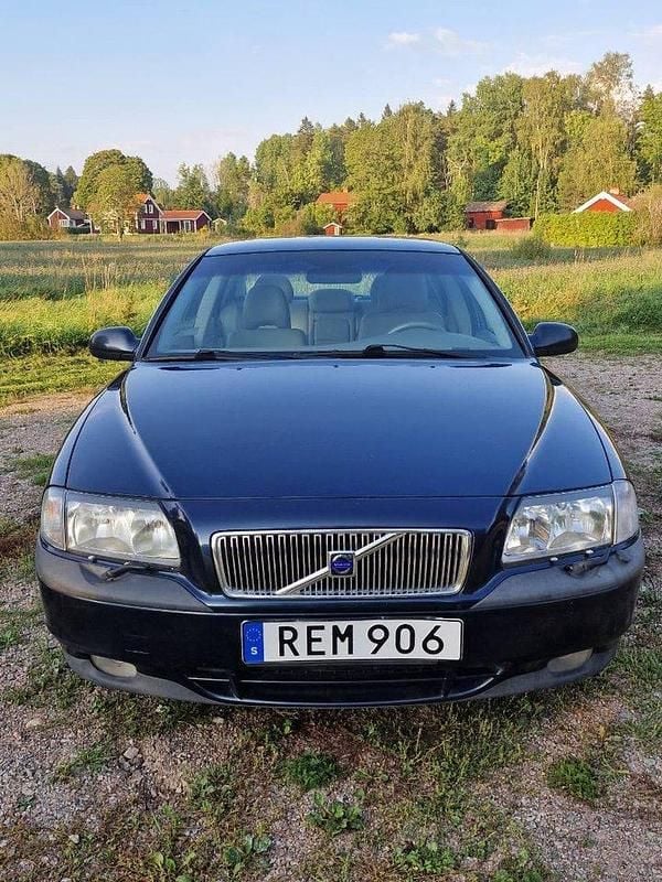Blå Begagnad 2000 Volvo S80 Sedan | 15 000 kr (Bra pris) - Bild 1/4