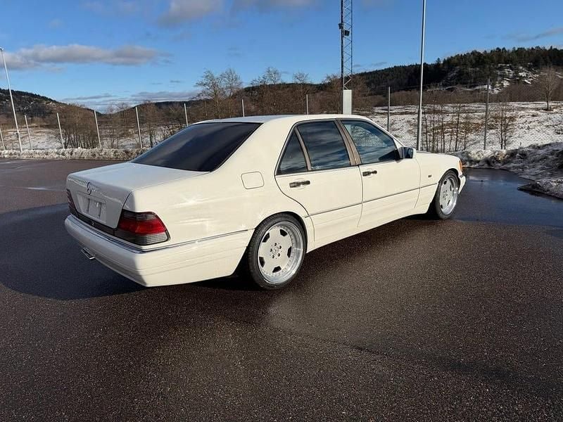 Begagnad Mercedes S300 177 HK (130 kW) 1997 Vit Sedan