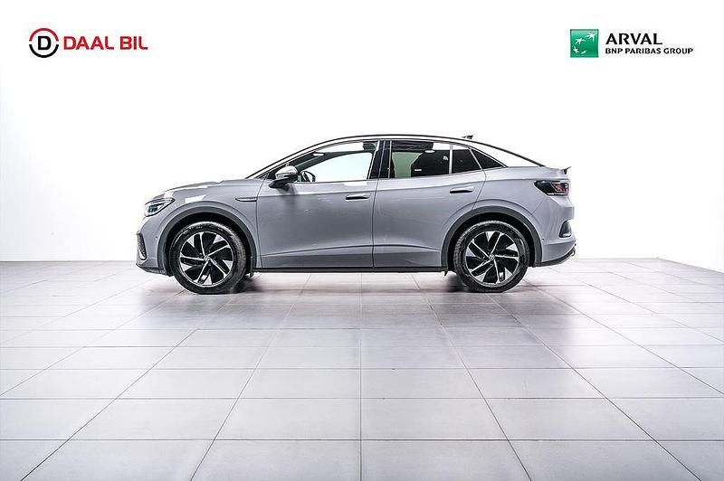 Grå Begagnad 2022 VW ID.5 Pro Performance SUV | 259 700 kr (Marknadspris) - Bild 1/4