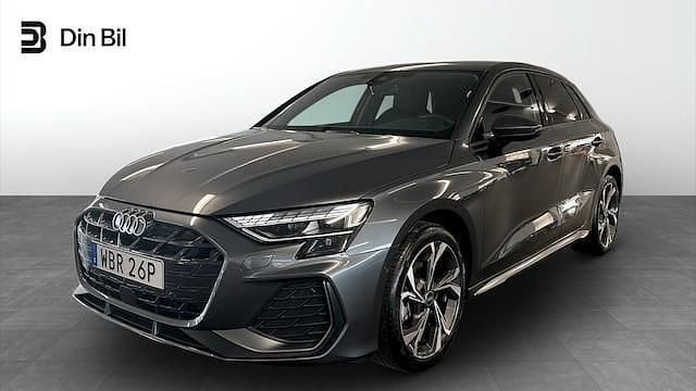 Daytonagrå pärleffekt Begagnad 2025 Audi A3 S-Line | 334 900 kr (Dyr) - Bild 1/4