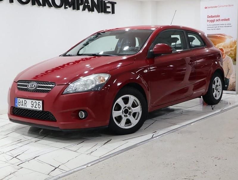 Röd Begagnad 2008 Kia ProCeed Sport Halvkombi | 29 900 kr - Bild 1/4