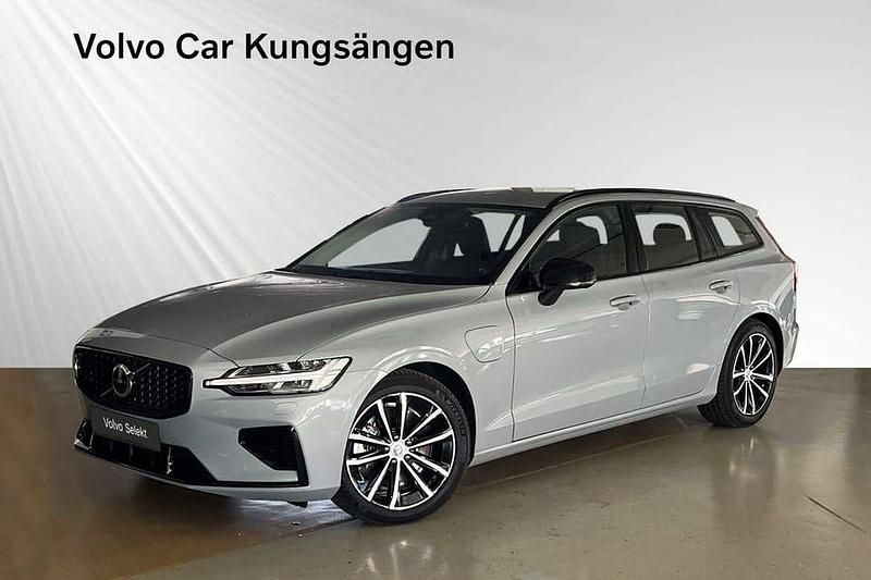 Begagnad Volvo V60 Plus 355 HK (261 kW) 2025 Grå Kombi