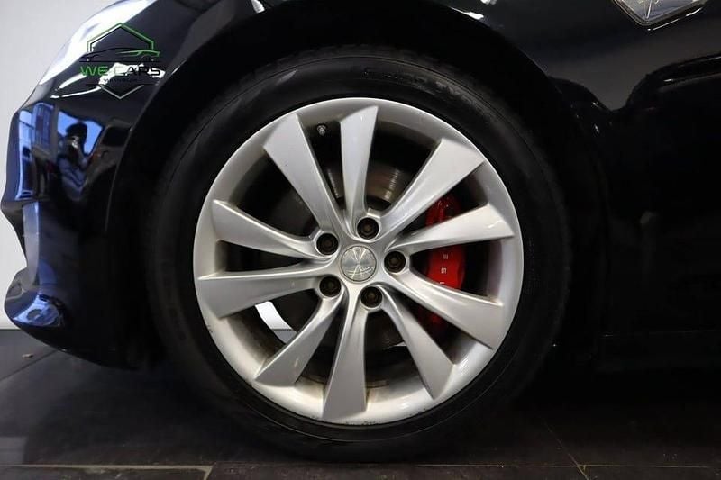 Begagnad Tesla Model S 560 kW (762 HK) 2016 Svart Halvkombi