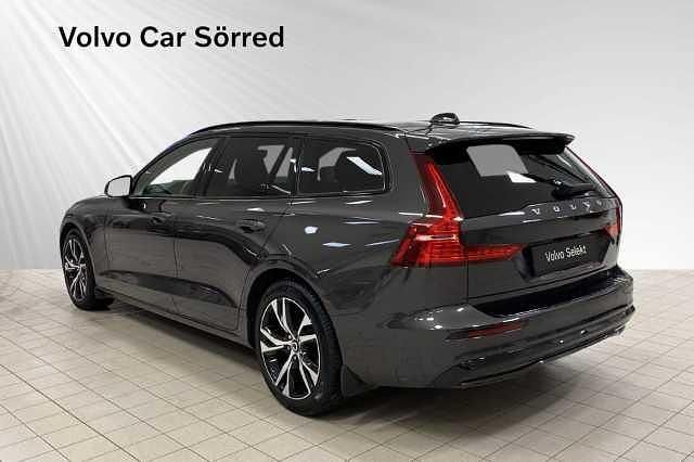 Begagnad Volvo V60 Plus 344 HK (253 kW) 2022 Grå Kombi