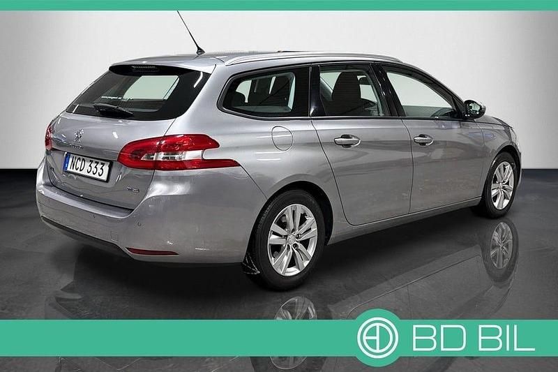 Begagnad Peugeot 308 SW 131 HK (96 kW) 2016 Gråmetallic Kombi