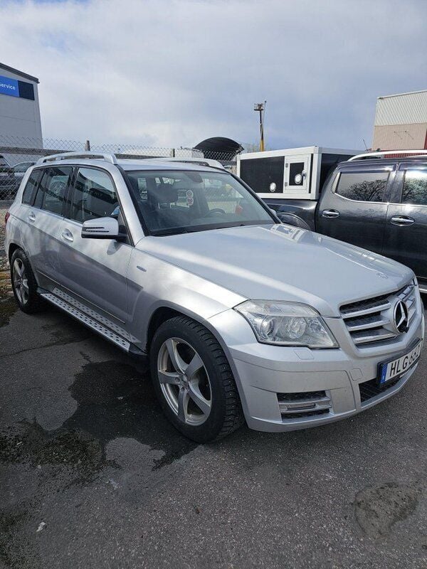 Silver Begagnad 2011 Mercedes GLK220 SUV | 45 000 kr (Bra pris) - Bild 1/2
