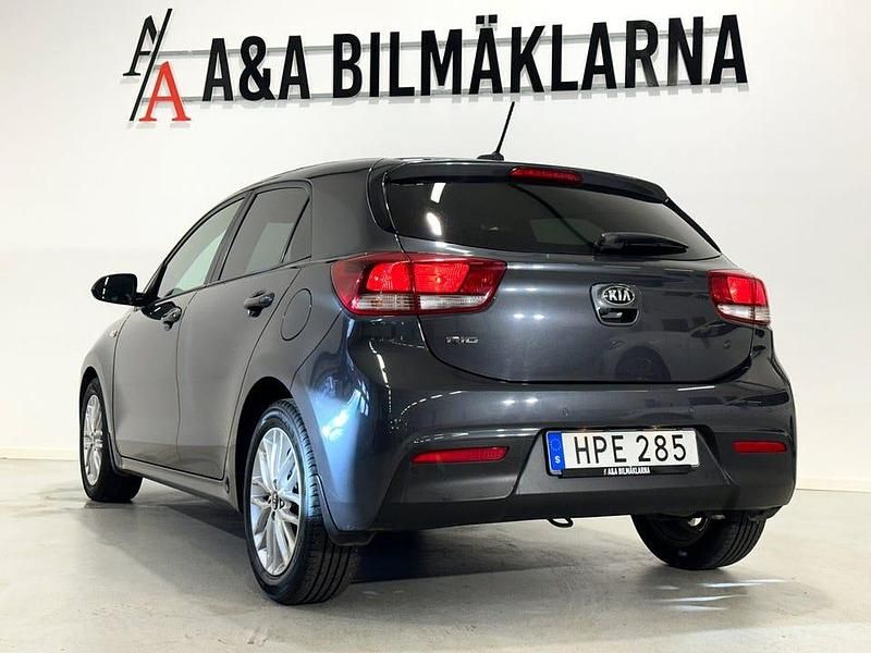 Begagnad Kia Rio 84 HK (61 kW) 2018 Grå Halvkombi
