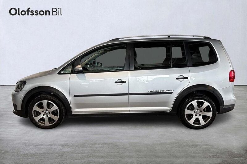 Silver Begagnad 2012 VW Touran Cross Minibuss | 109 000 kr - Bild 1/4