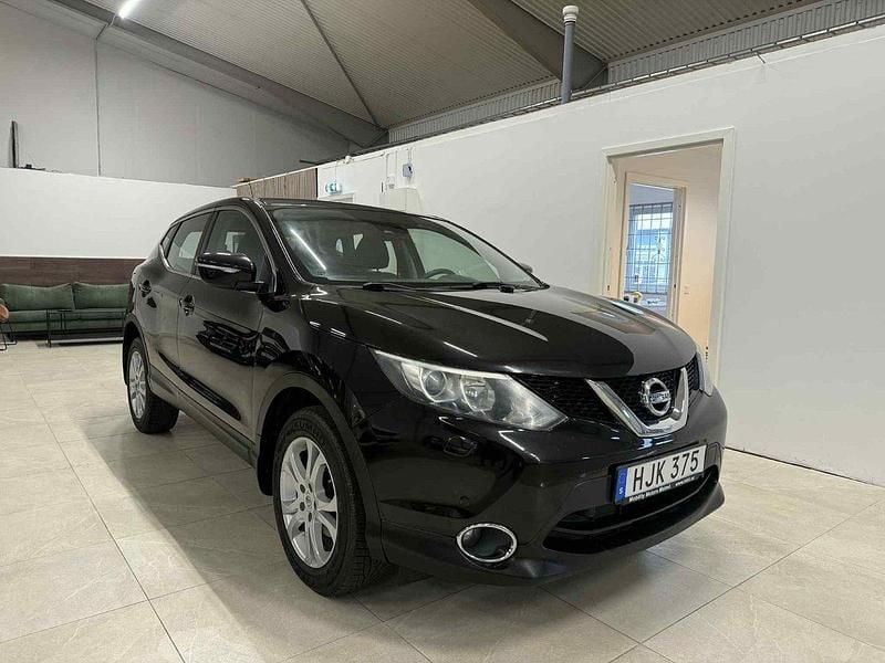 Svart Begagnad 2014 Nissan Qashqai SUV | 89 900 kr (Marknadspris) - Bild 1/4