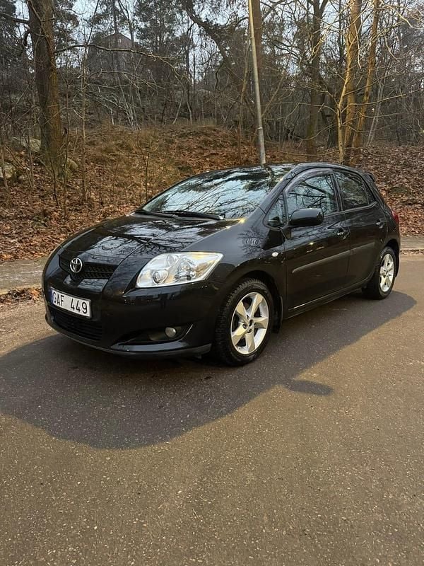 Begagnad 2007 Toyota Auris Halvkombi | 37 800 kr (Marknadspris) - Bild 1/4