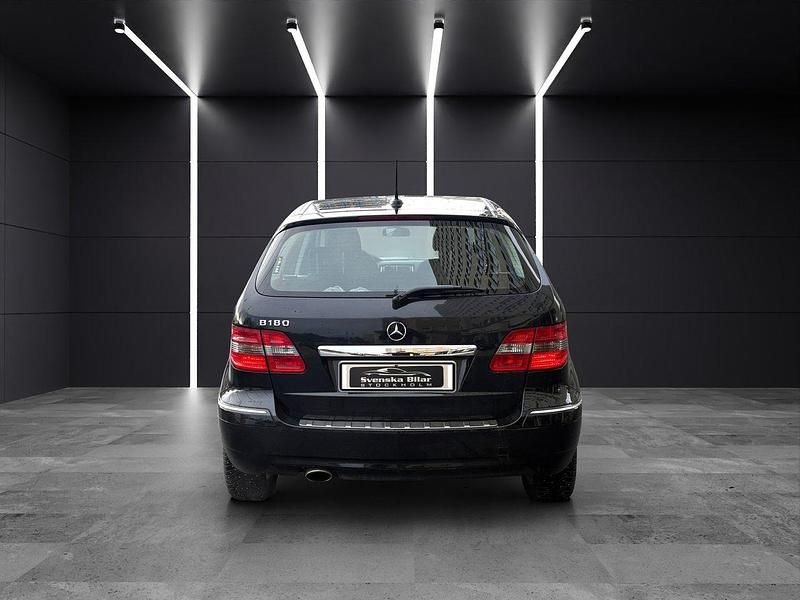 Begagnad Mercedes B180 116 HK (85 kW) 2011 Svart Minibuss