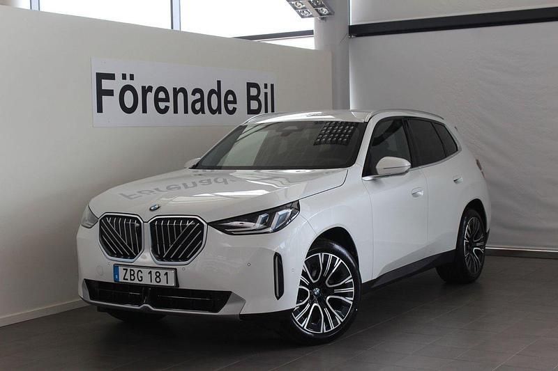 Vit (mineralvit metallic ) Begagnad 2025 BMW X3 Comfort Edition SUV | 719 000 kr (Marknadspris) - Bild 1/4