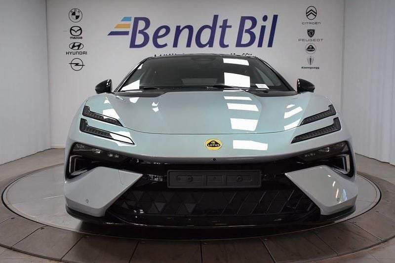 Begagnad Lotus Emeya 450 kW (612 HK) 2024 Boreal grey metallic Halvkombi