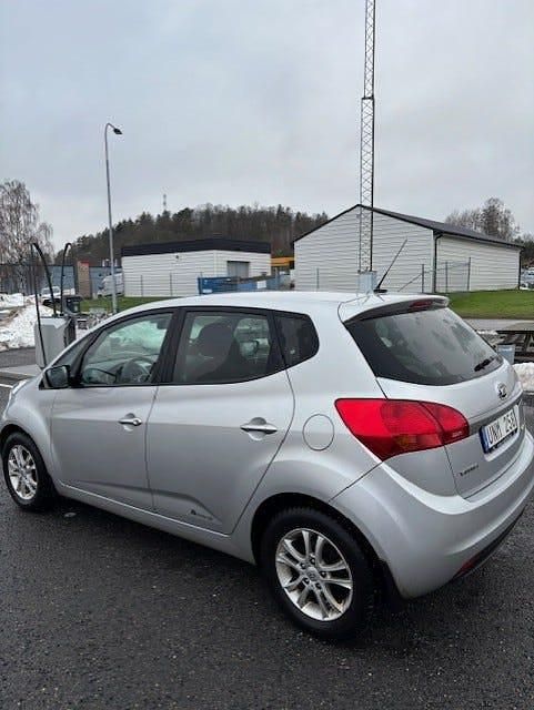 Begagnad 2013 Kia Venga Halvkombi | 50 000 kr (Marknadspris) - Bild 1/4