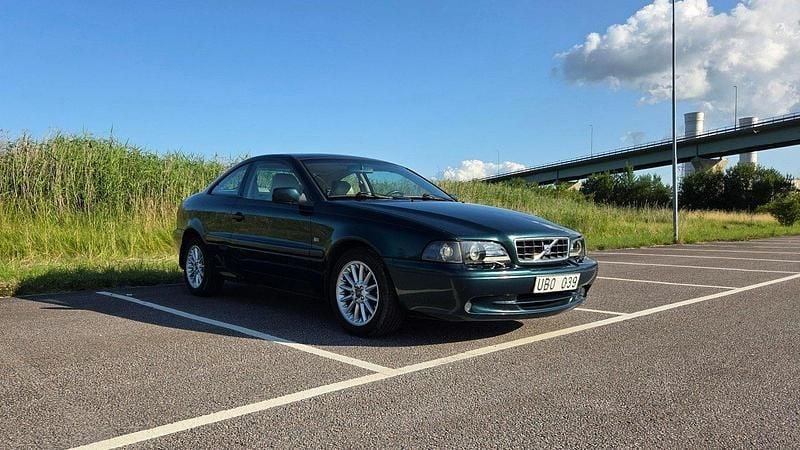 Grön Begagnad 2002 Volvo C70 Sportkupé | 35 000 kr (Superpris) - Bild 1/4