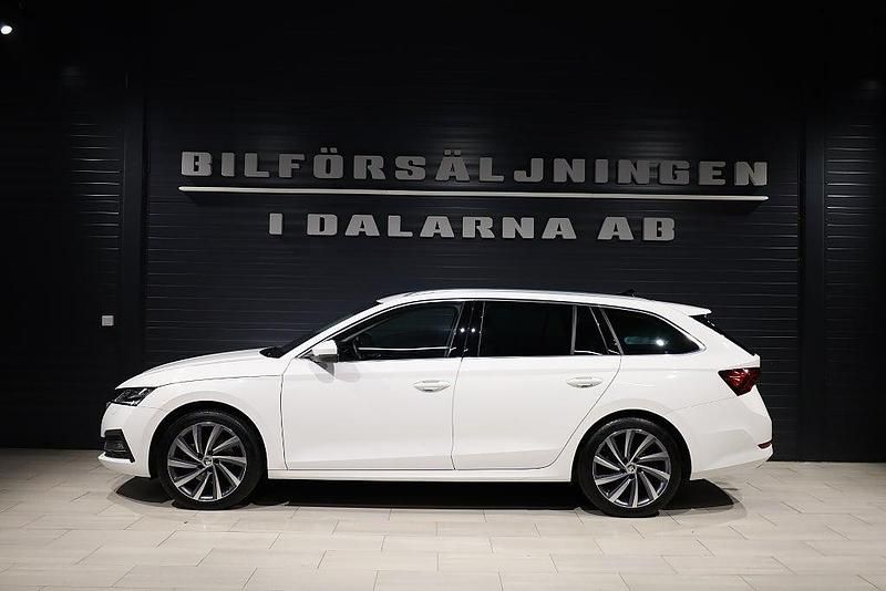 Begagnad Skoda Octavia Style 150 HK (110 kW) 2022 Vit metallic Kombi