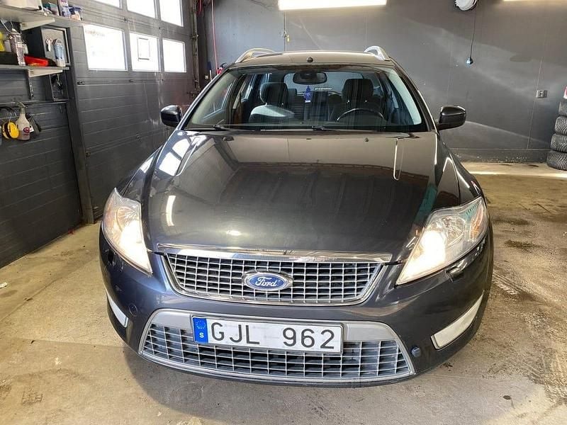 Begagnad Ford Mondeo Titanium 146 HK (107 kW) 2008 Grå Kombi