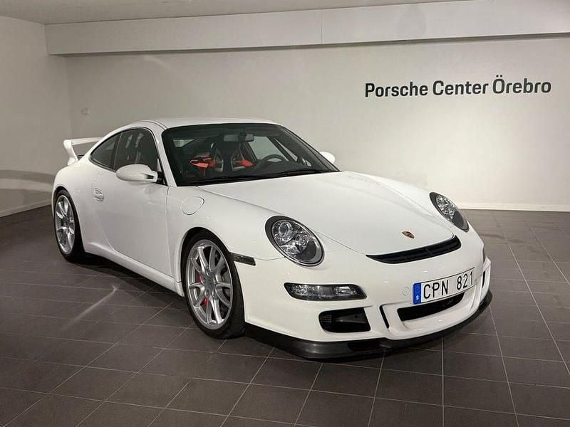 Vit Begagnad 2006 Porsche 997 | 1 429 000 kr - Bild 1/4