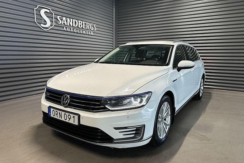 Begagnad VW Passat GTE 218 HK (160 kW) 2016 Vit Kombi